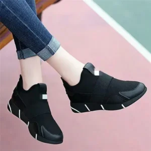 Moonfootprint Women Fashion Slip On Round-Toe Shoes