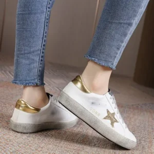 Moonfootprint Women Fashion Casual Plus Size Star Round Toe Sneakers