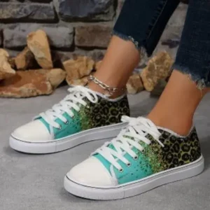 Moonfootprint Fashion Casual Plus Size Star Round Toe Lace-Up Sneakers