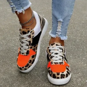 Moonfootprint Fashionable Round Toe Lace-Up Sneakers